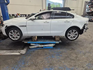 Jaguar XE 2015-2019