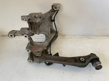 Support moteur gauche Audi A4 (B9) 2015-2023