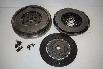 Volant moteur bi-masse (kit d'embrayage) VW Transporter 2.0 TDI Bi-Turbo (T5) 2003-2015